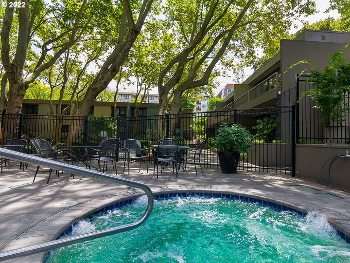 Property Photo: 255 SW Harrison St 15H OR 97201