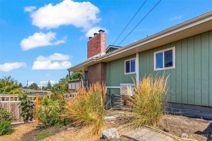 Property Photo:  1122 N Skyline Drive  WA 98406 