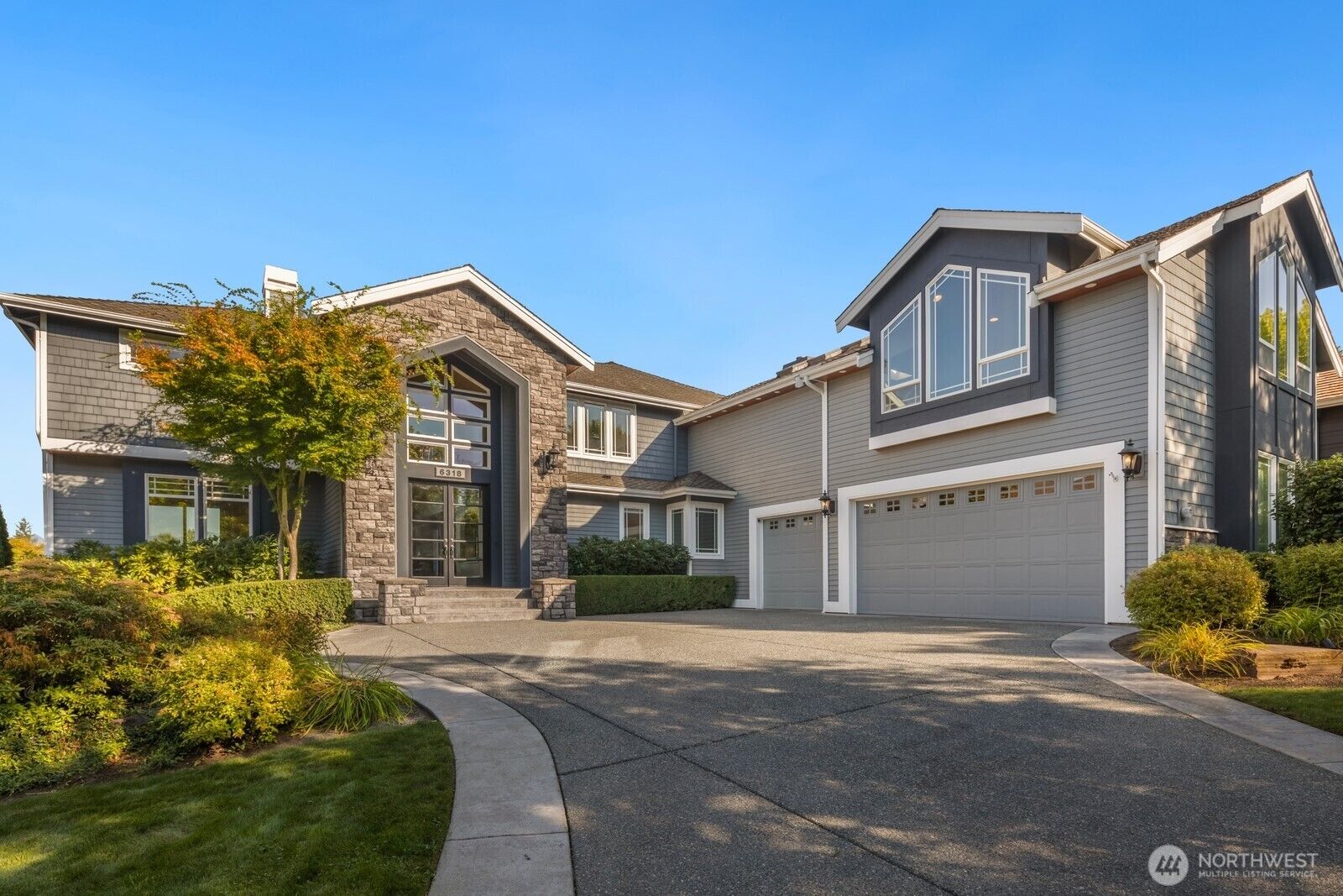 Property Photo:  6318  Fairway Place SE  WA 98065 