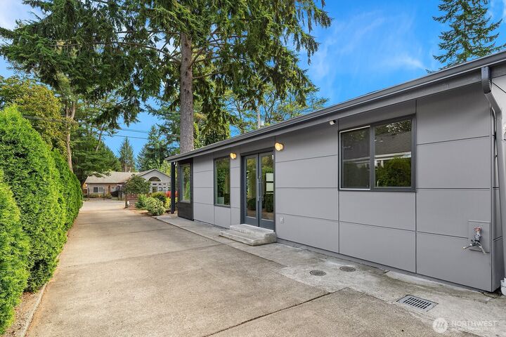 Property Photo:  11519  17th Avenue NE  WA 98125 