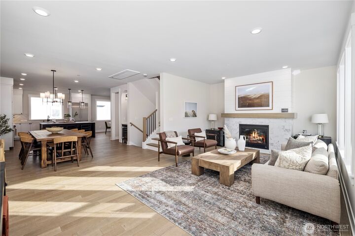 Property Photo: 14332 148th Place NE 25 WA 98072