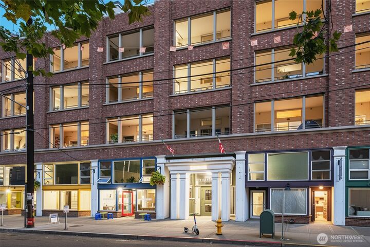 526  1st Avenue S 511  Seattle WA 98104 photo