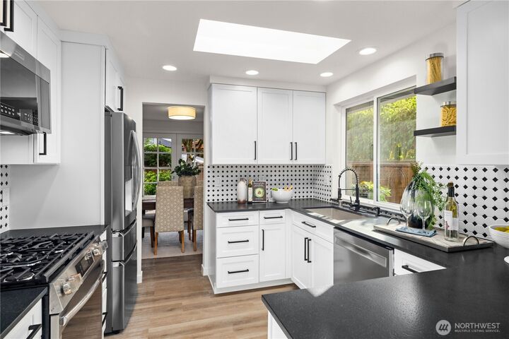 Property Photo:  18913 SE 42nd Place  WA 98027 