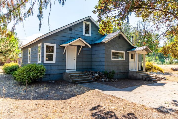 Property Photo: 218 B 7th Street WA 98855