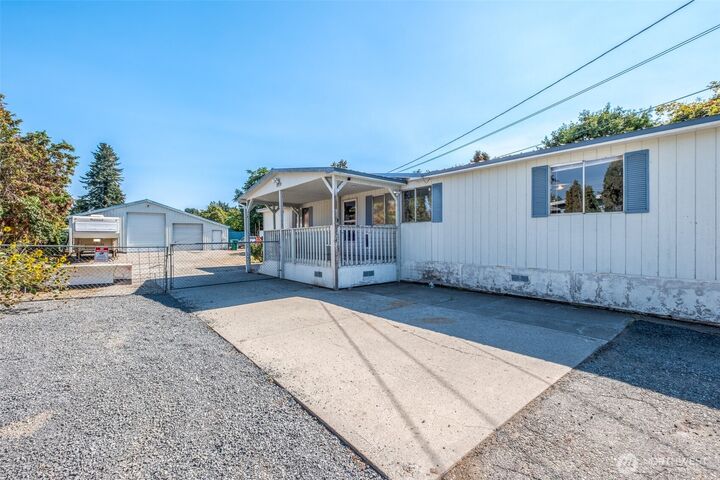 Property Photo:  481 N  June Avenue  WA 98802 