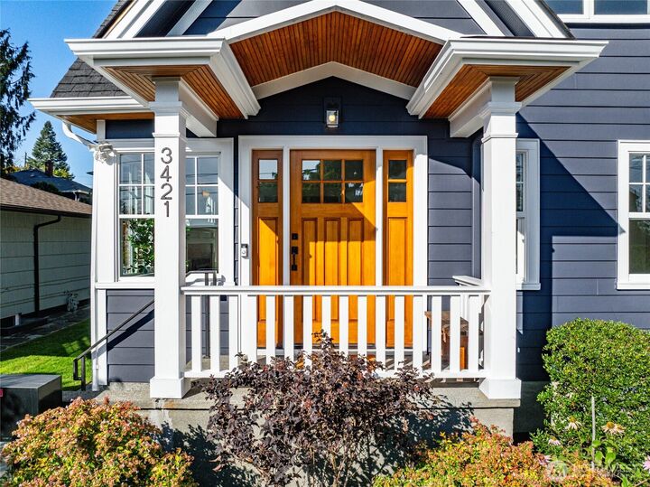 Property Photo: 3421 Belvidere Avenue SW WA 98126