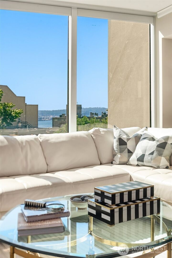 Property Photo:  2000  1st Avenue 604  WA 98121 