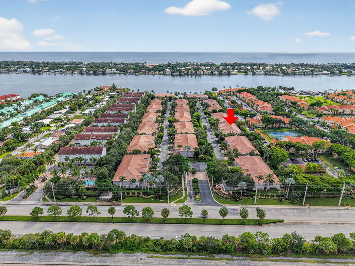 Property Photo: 179 Las Brisas Circle FL 33462
