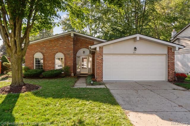 Property Photo: 829 Glenulline Drive MI 48187