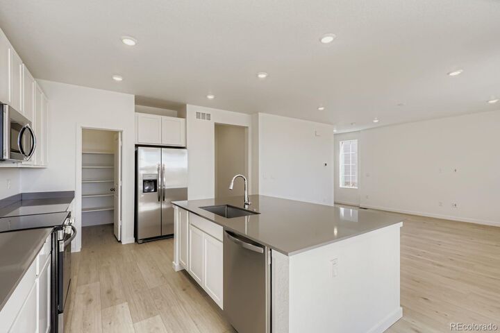 Property Photo:  6840 Juniper Drive  CO 80602 