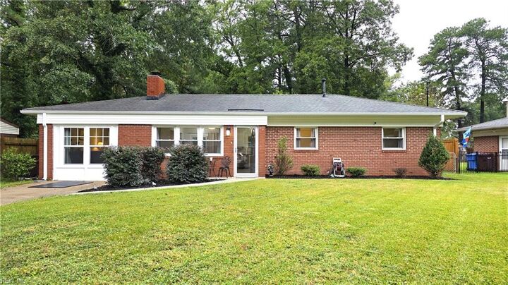 112 Bow St  Chesapeake VA 23325 photo