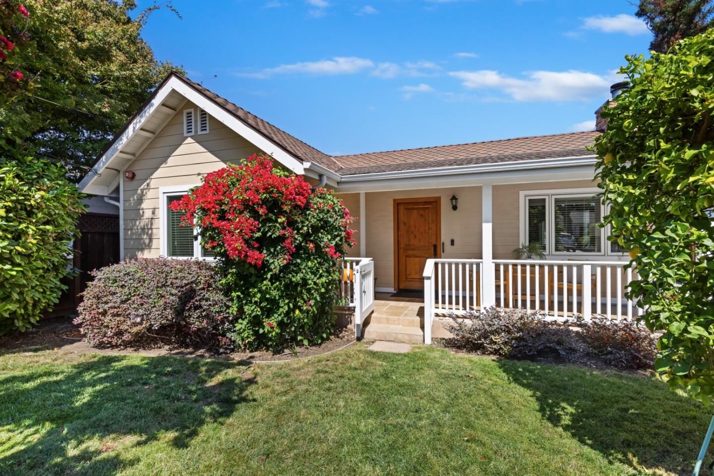 Property Photo:  433 Upton Street  CA 94062 