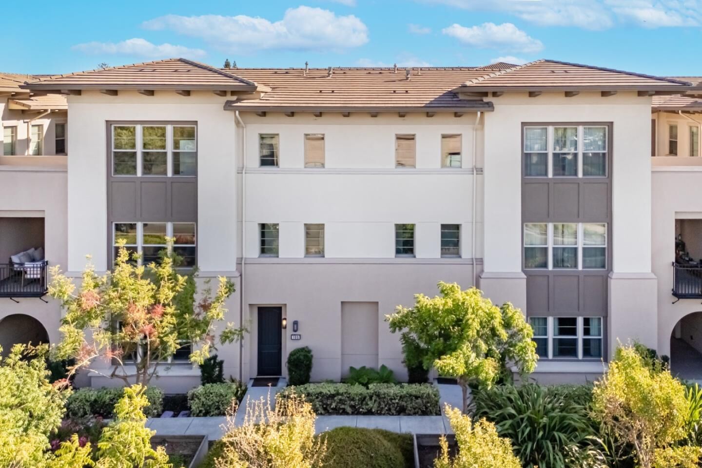 Property Photo:  1087 Bigleaf Place 105  CA 95131 