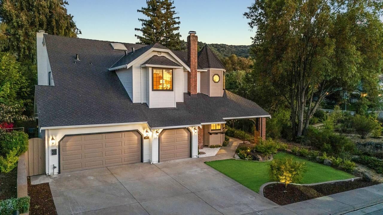 Property Photo: 1128 Foxhurst Way CA 95120