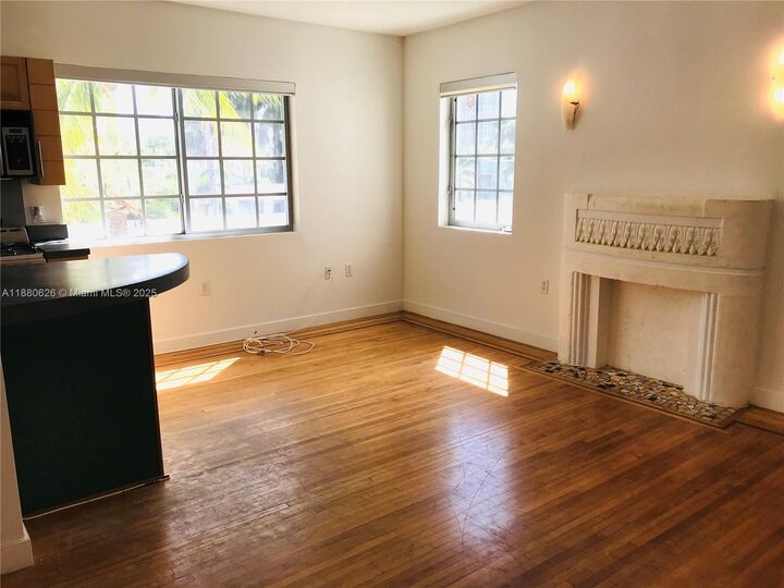 Property Photo: 815 Euclid Ave 14 FL 33139
