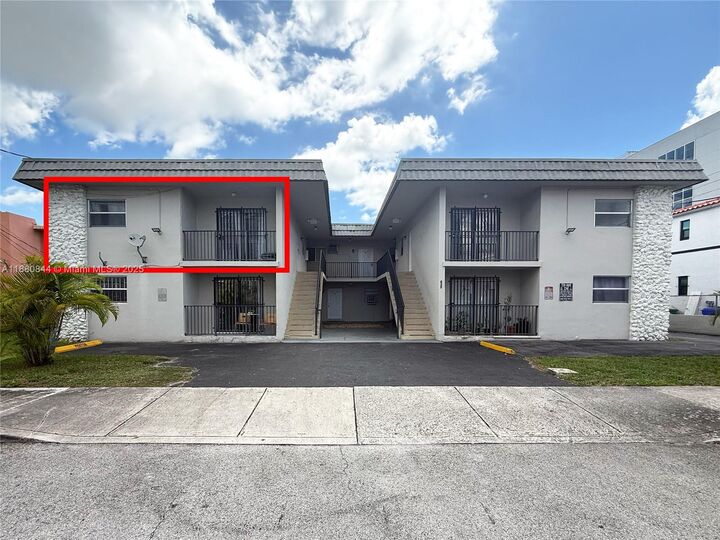 Property Photo:  635 SW 7th Ct 6  FL 33130 