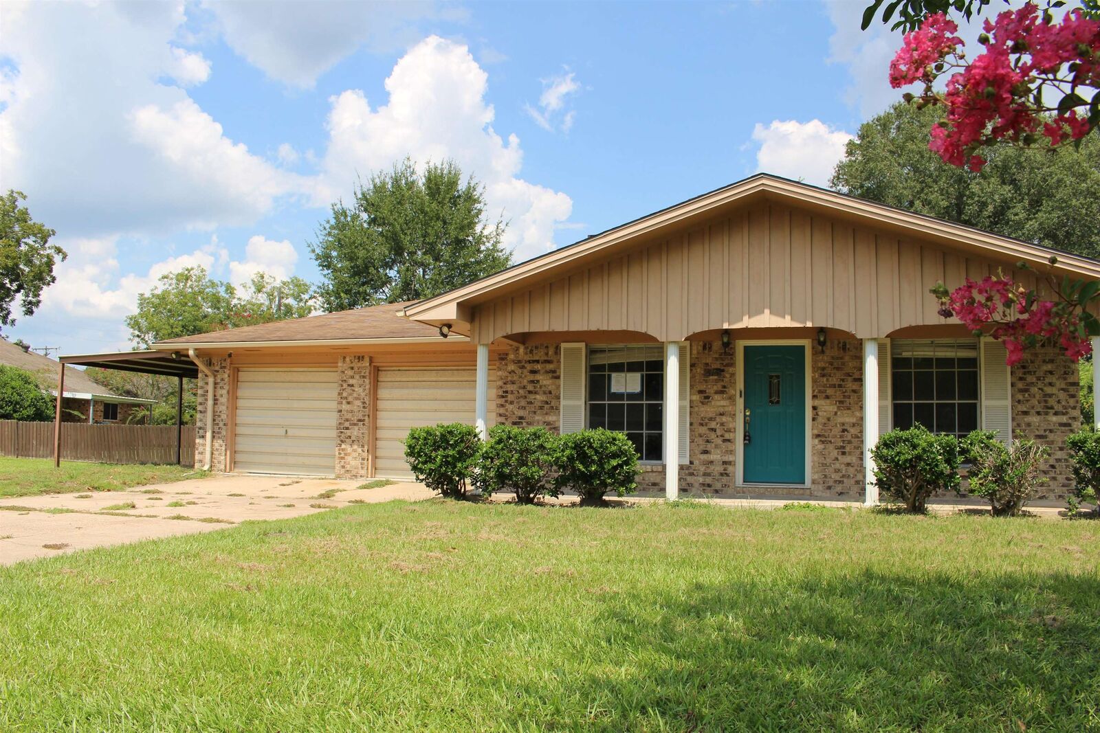 Property Photo: 515 Romero TX 77611