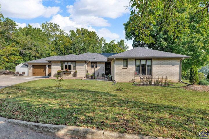 5425 SW Mission Ave  Topeka KS 66610 photo