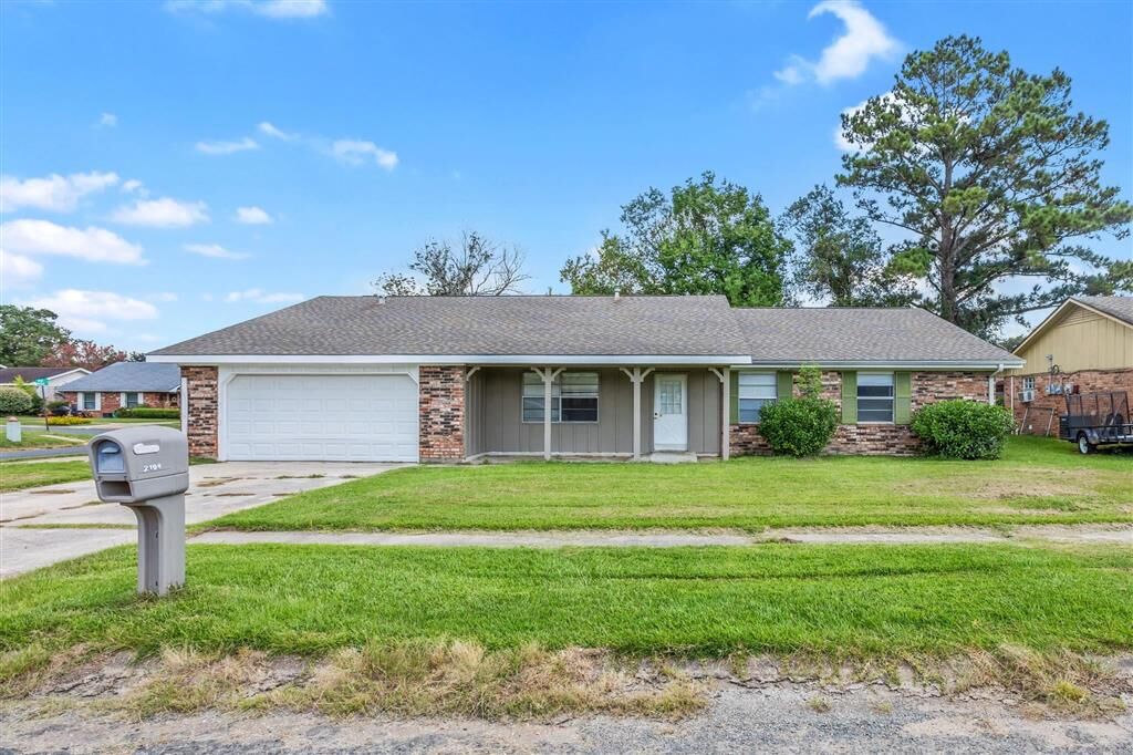 Property Photo:  2108 Pear St Street  LA 70634 