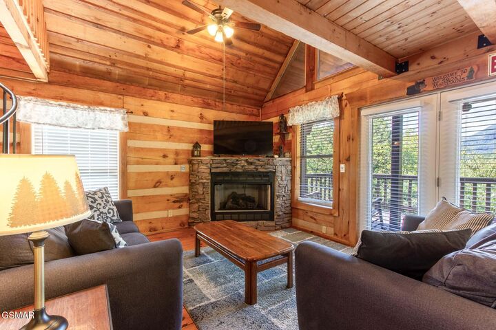 Property Photo: 1455 Honey Oaks Way TN 37876