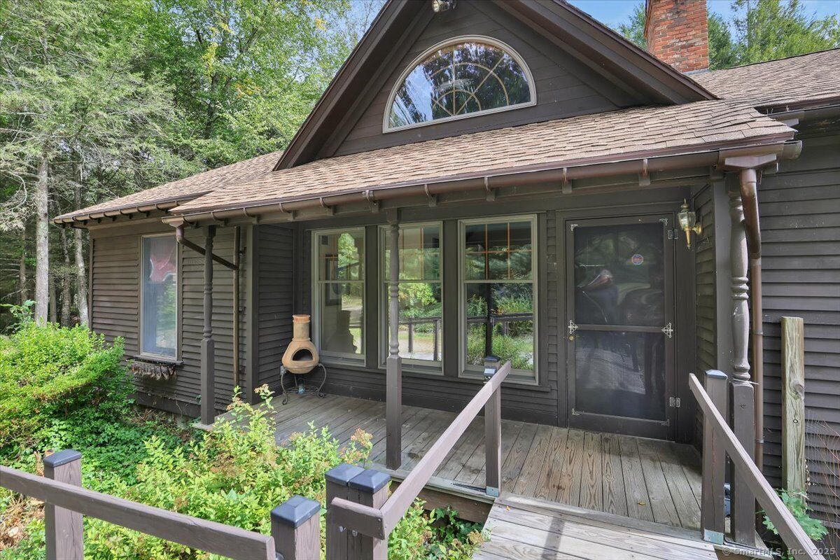 Property Photo:  19 Wentworth Road  CT 06424 