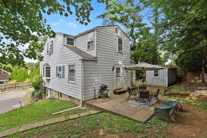 Property Photo:  25 Hoover Road  CT 06878 