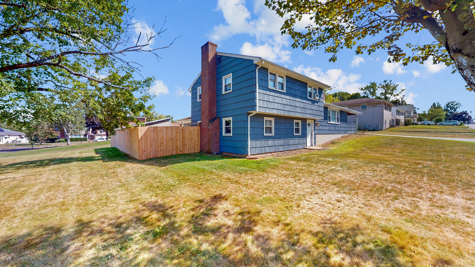 Property Photo:  40 Arlington Street North  CT 06450 