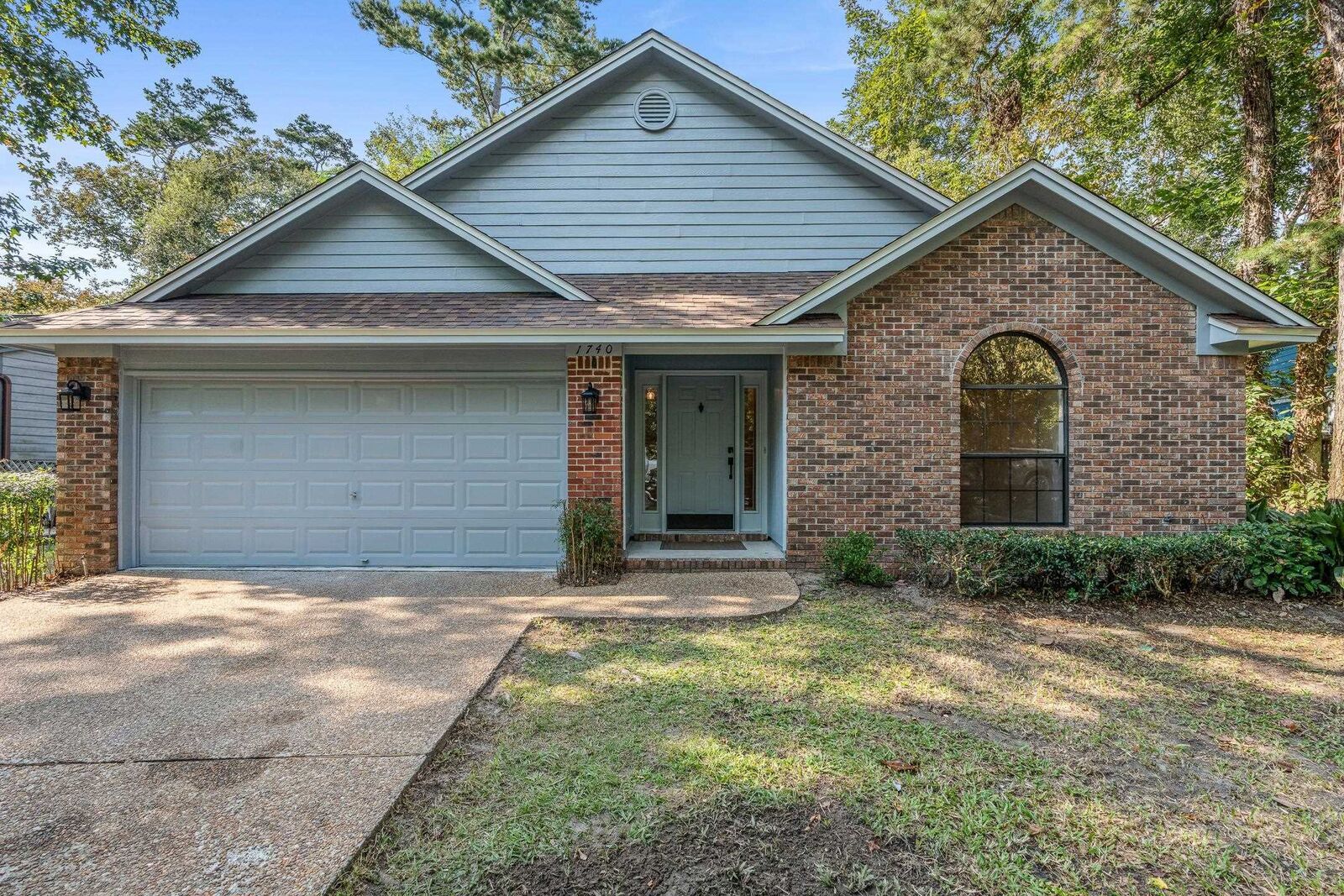 Property Photo:  1740 Brookside Boulevard  FL 32301 