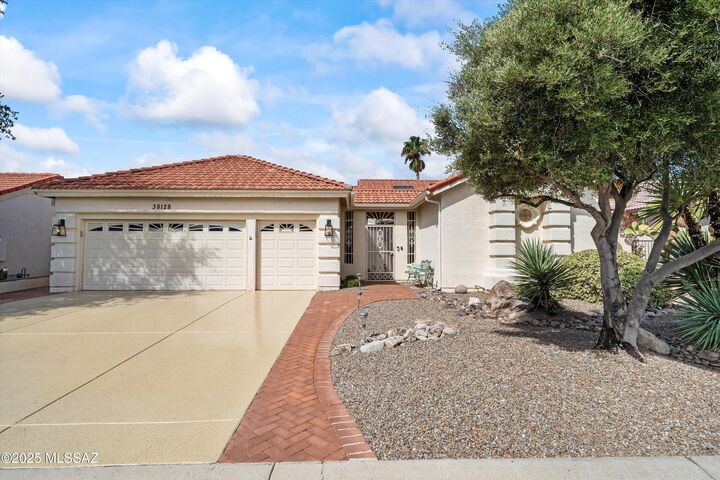 Property Photo: 38128 S Silverwood Drive AZ 85739