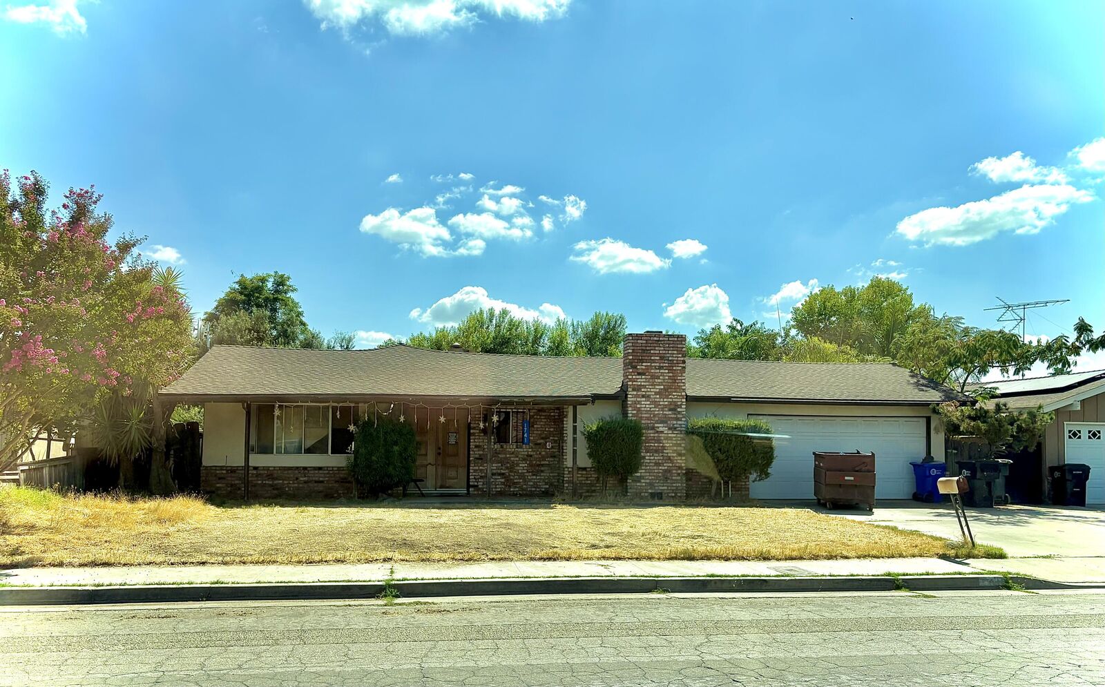 Property Photo: 1741 W Kanai Avenue CA 93257