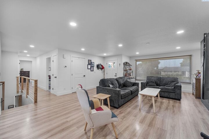 Property Photo:  10013 W Argent  WA 99301 