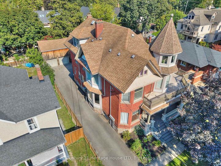 Property Photo: 8 Montebello Place ON L2R 6B6