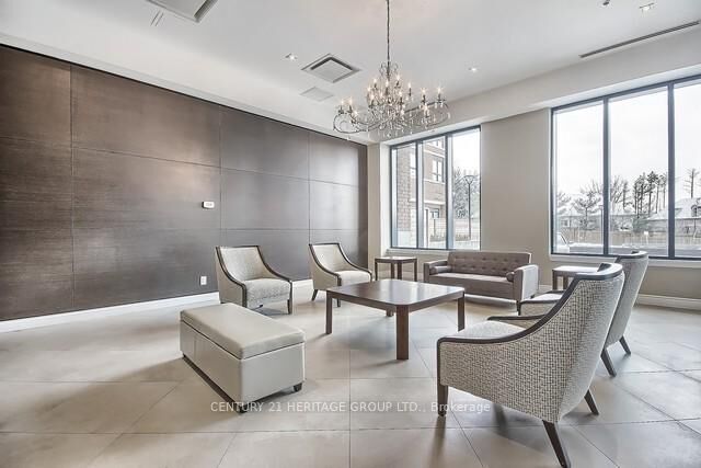 Property Photo:  11611 Yonge Street 211  ON L4E 1G2 