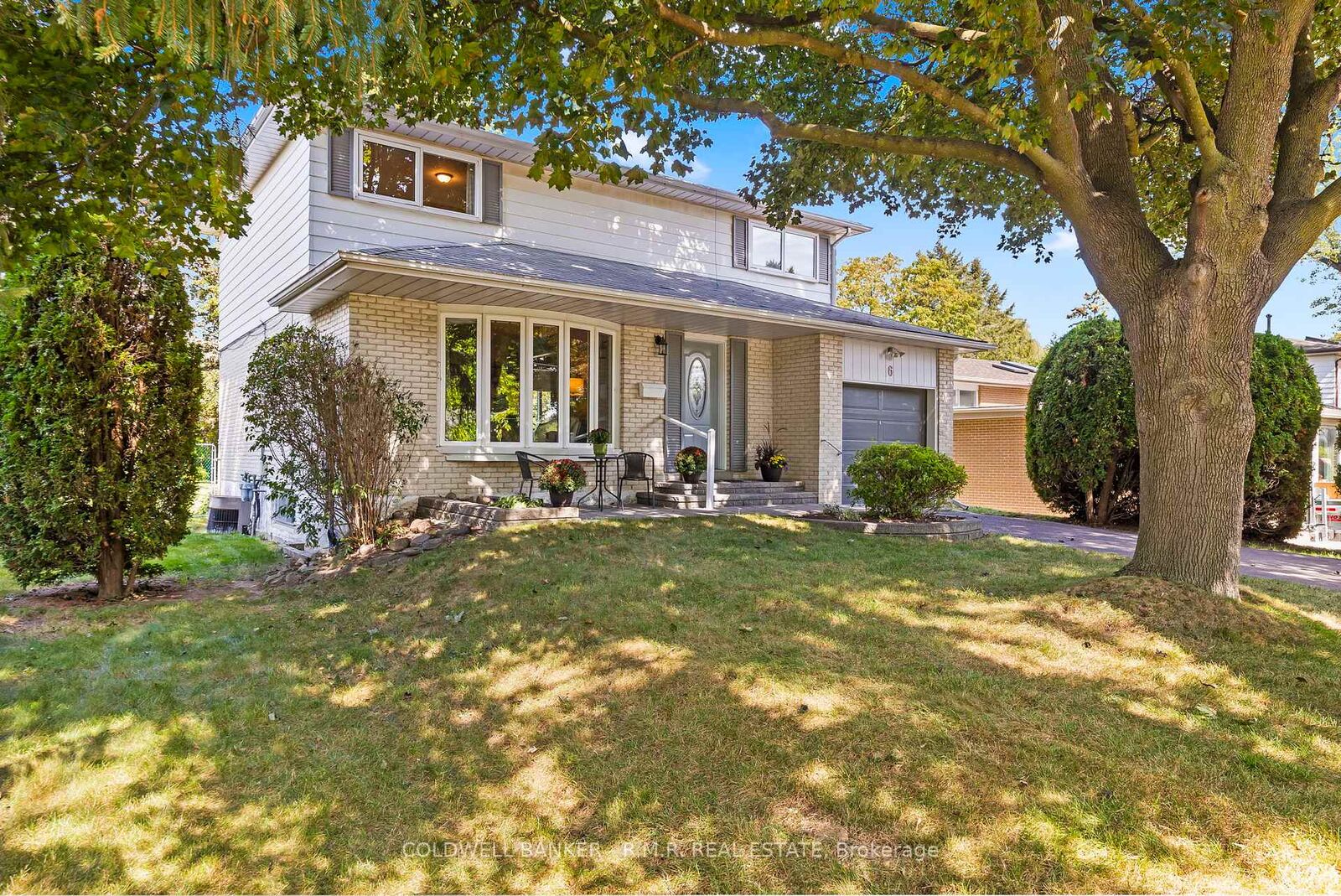 Photo de la propriété:  6 Carwin Crescent  ON L1S 6G6 