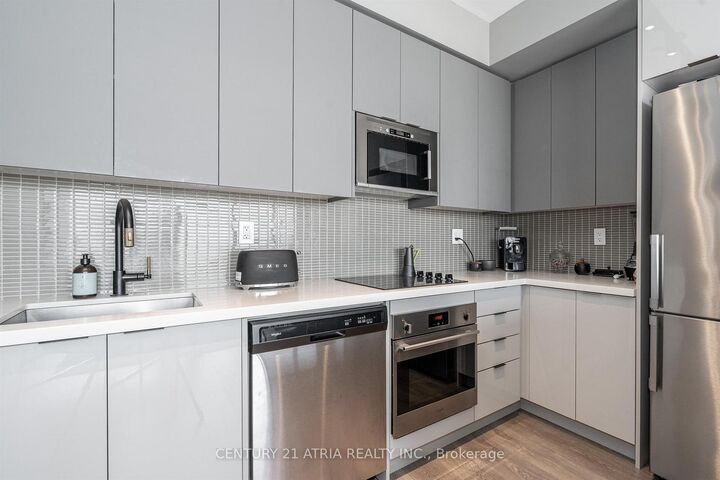 Property Photo:  2916 Highway 7 N/A 1307  ON L4K 0K6