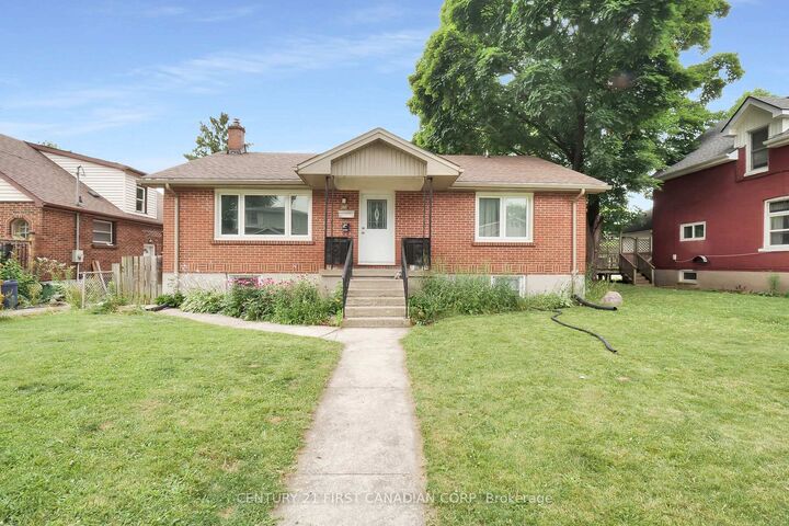 Property Photo:  454 Salisbury Street  ON N5Y 3B2 
