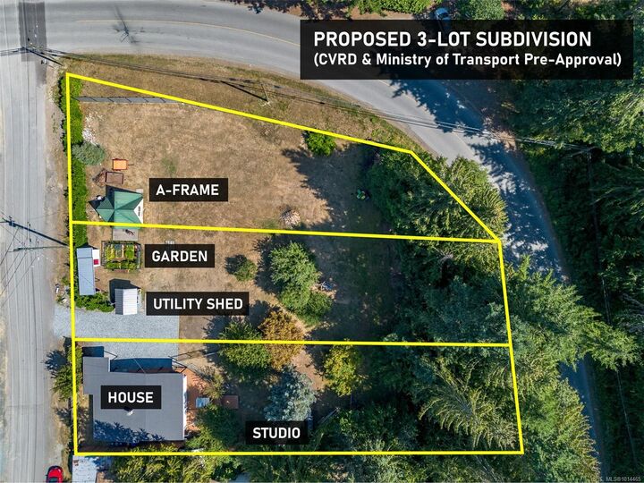 Property Photo:  1405 Fisher Rd  BC V8H 0H7 