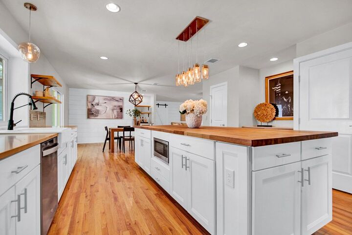 Property Photo: 7907 Tisdale Drive TX 78757