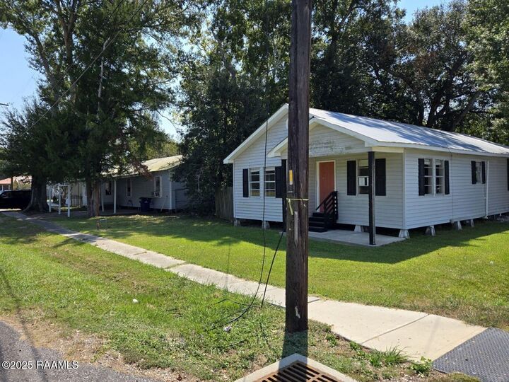 Property Photo: 500 4th Street LA 70529