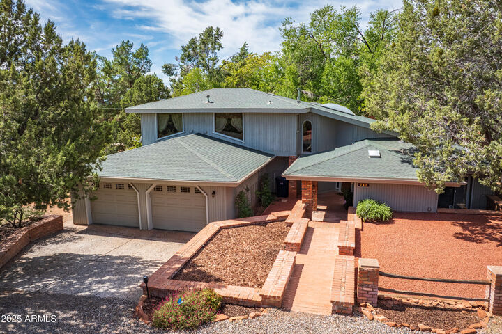 Property Photo: 747 Mountain Shadows Drive AZ 86336