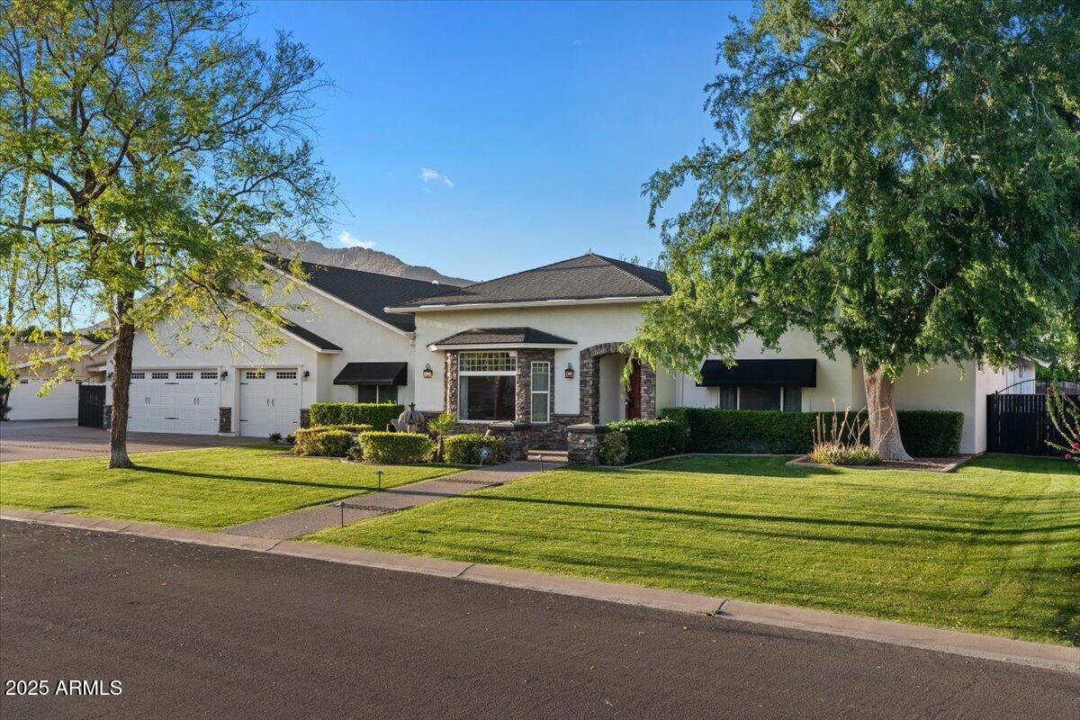 Property Photo:  6522 E Calle Del Media --  AZ 85251 