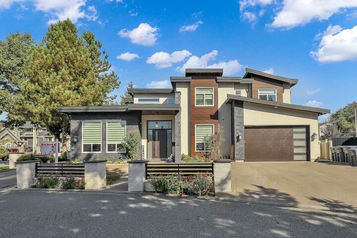 12267 72 Avenue  Surrey BC V3W 2M4 photo