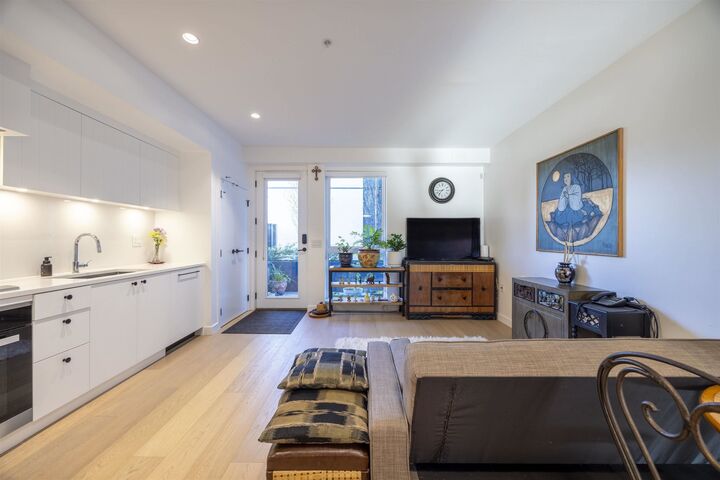Property Photo: 94 W King Edward Avenue 24 BC V5Y 0N6