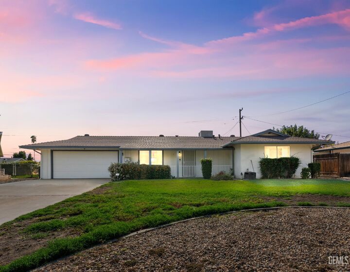 405 Oak Fair Way  Bakersfield CA 93309 photo