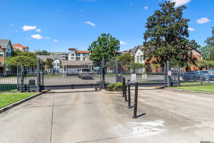 Property Photo: 710 E Boyd Dr #608 LA 70808