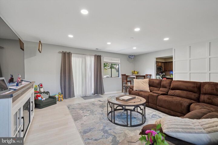 Property Photo:  45 Ember Lane  PA 19044 