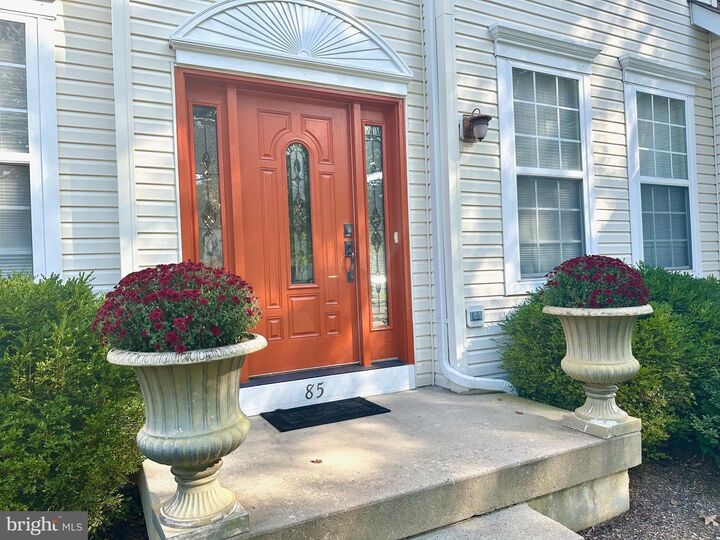 Property Photo:  85 Creekwood Drive  NJ 08505 