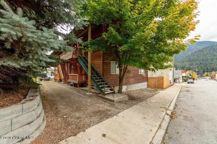 Property Photo: 306 2nd St 3 ID 83846