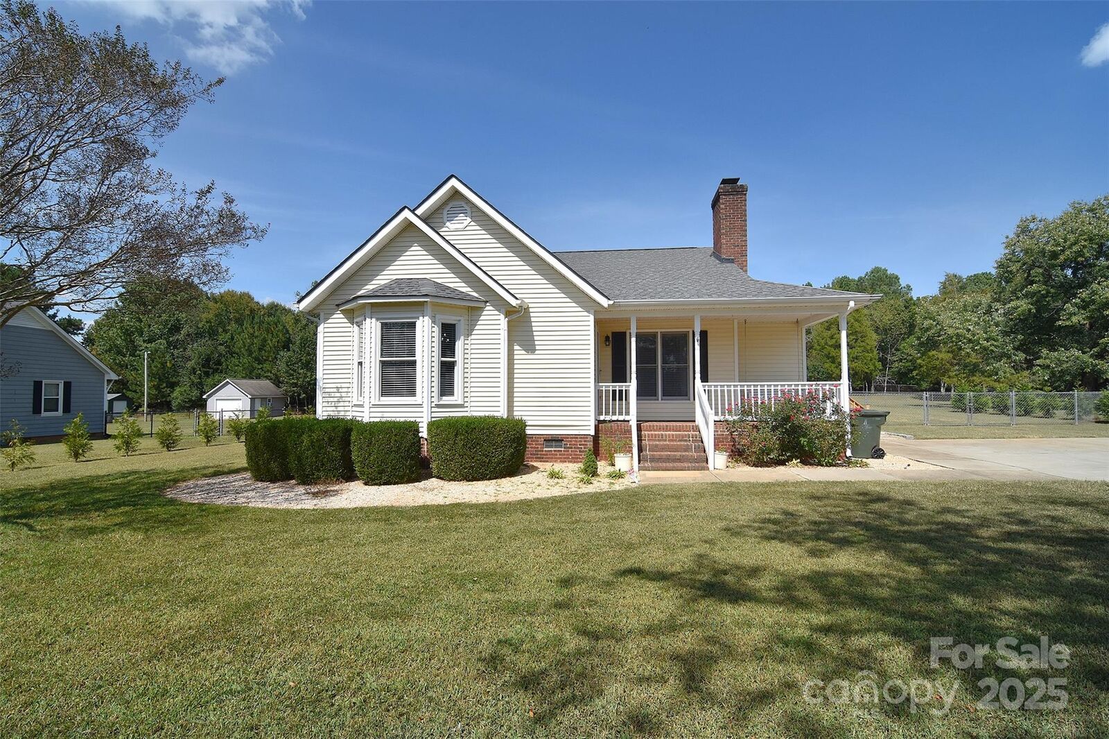 Property Photo:  2506 Foxworth Drive  NC 28110 
