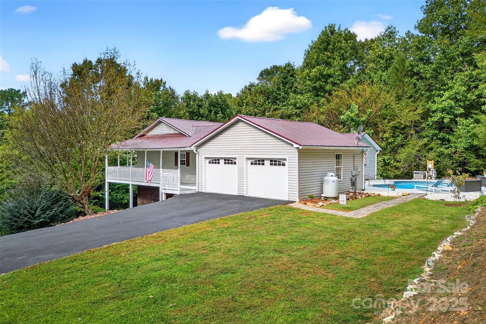 Property Photo:  210 Marterdan Ridge  NC 28752 